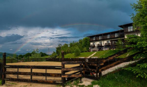 Potcoava Mountain Hideaway